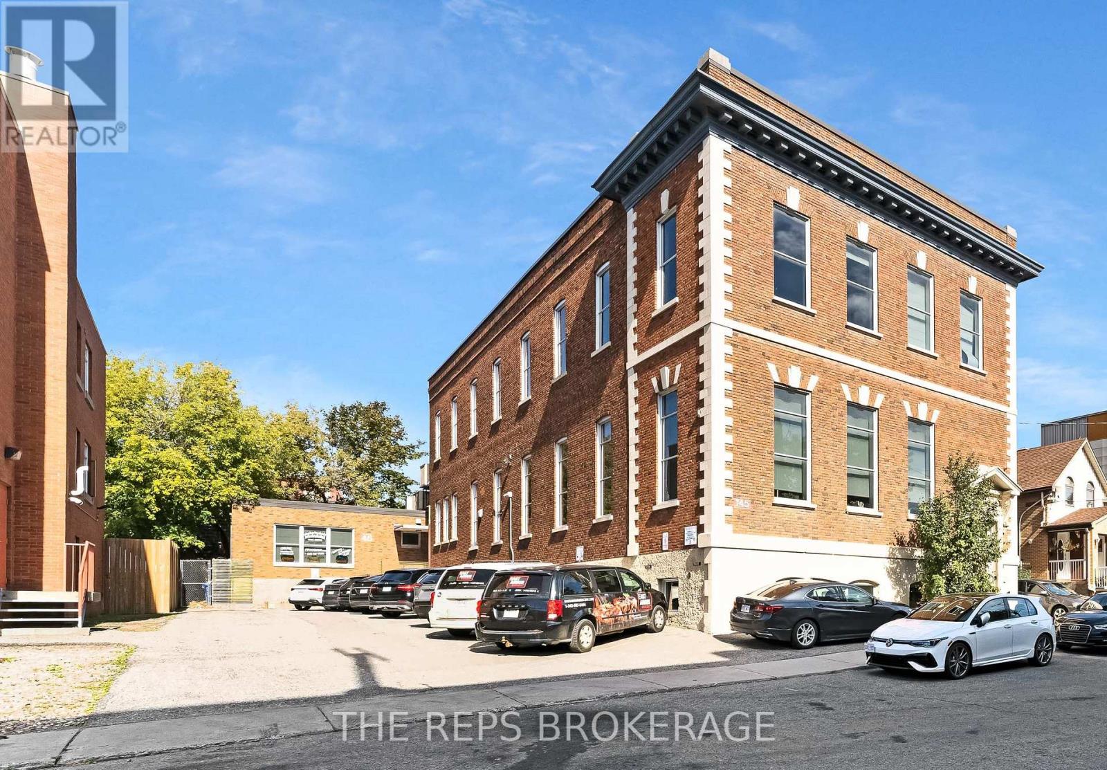 43-45 Eccles