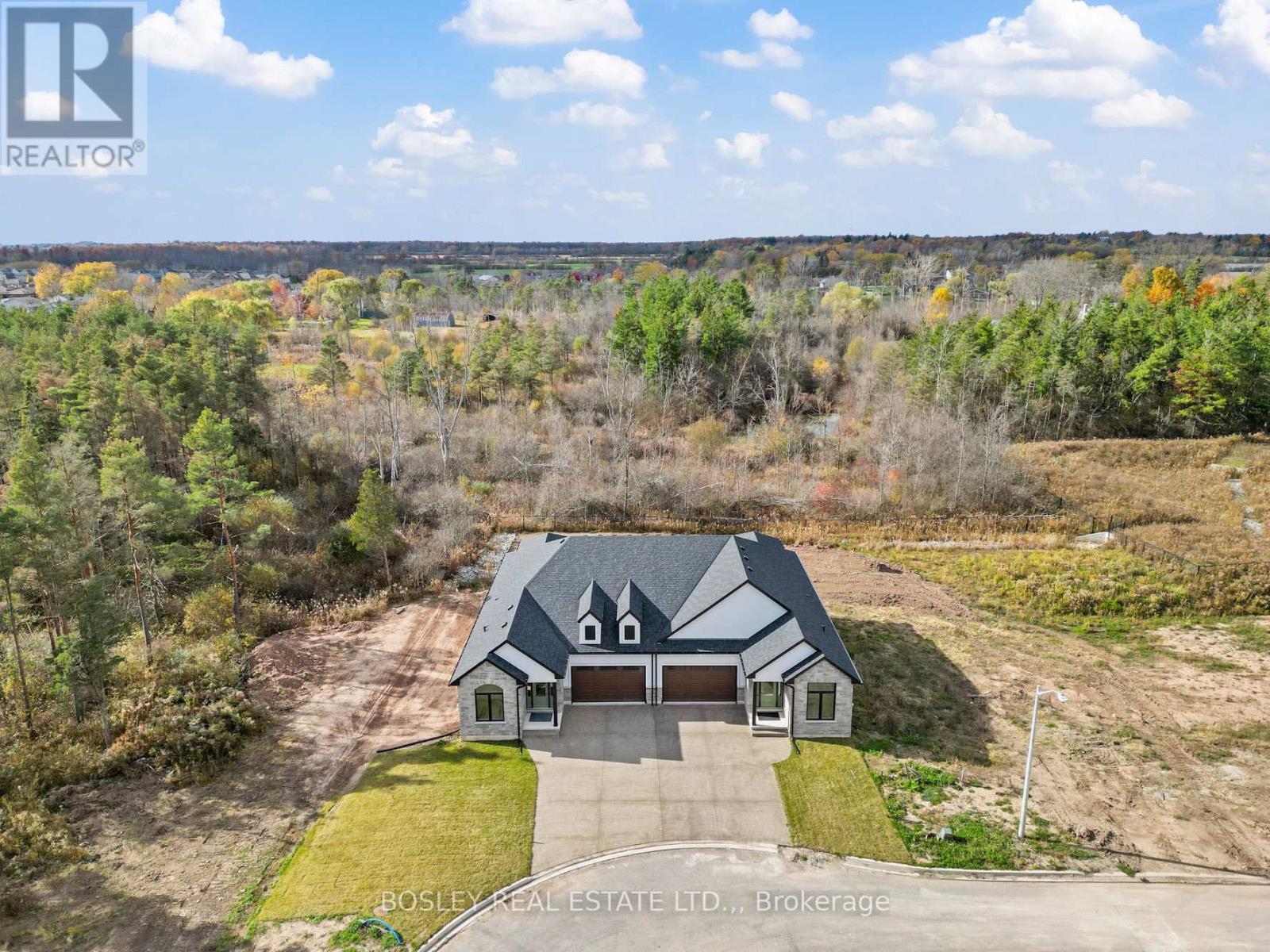 505 ROYAL RIDGE photo 3