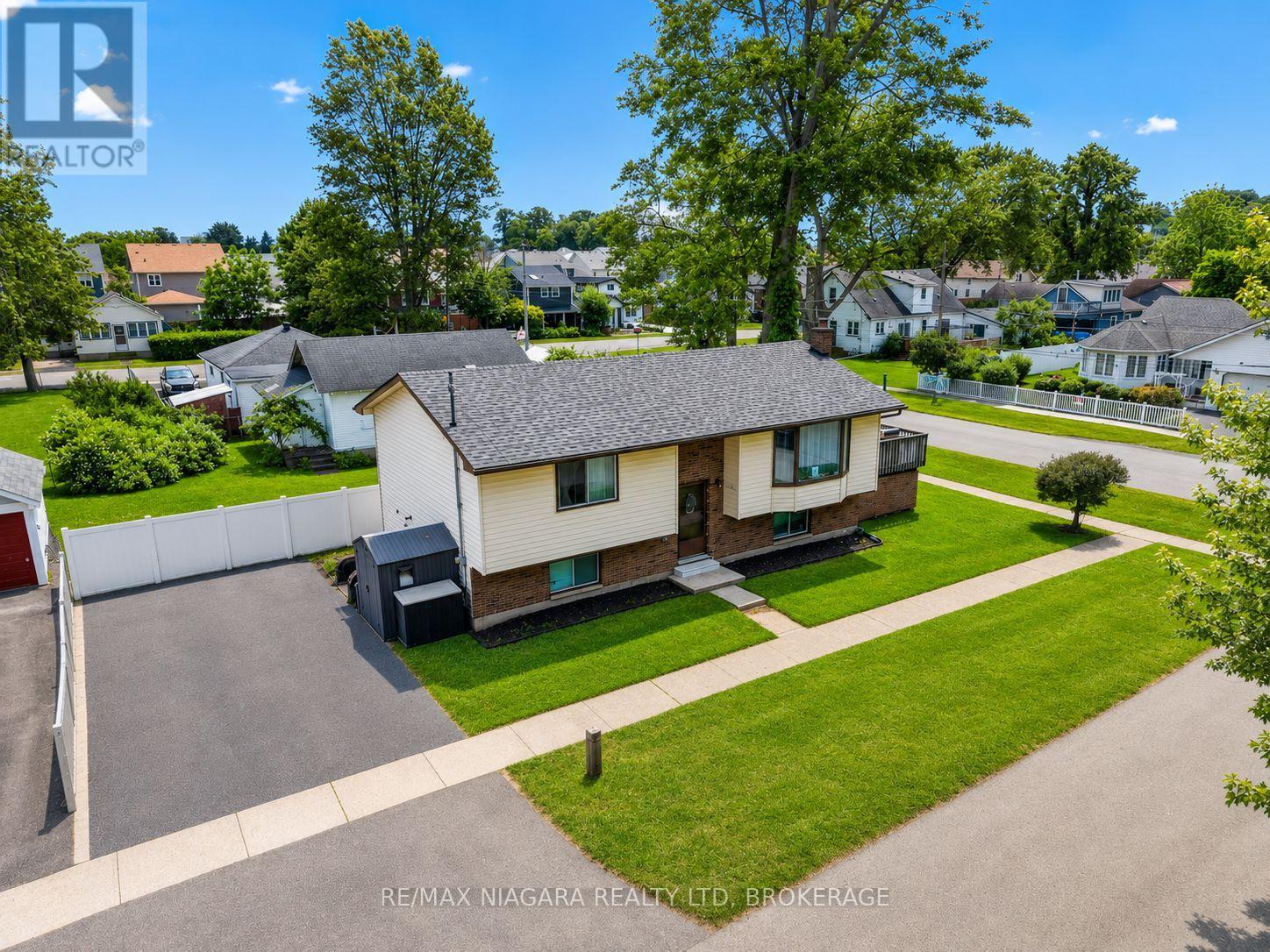 384 Dovercourt