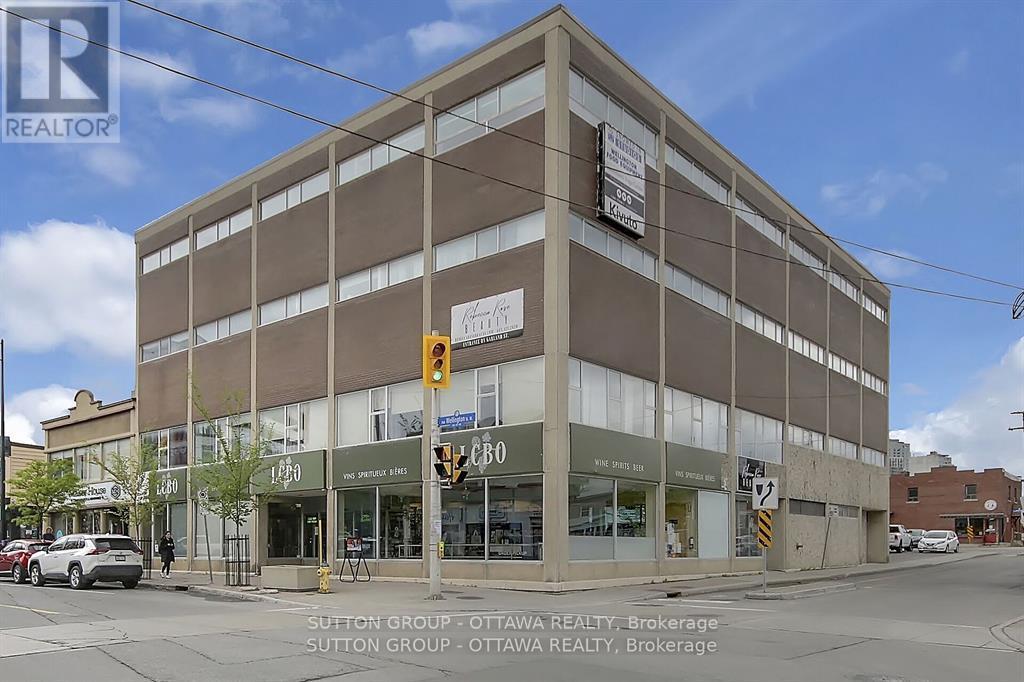 981 Wellington Unit 400