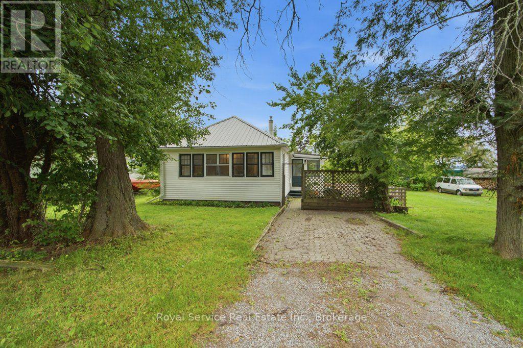 5418 Lakeshore