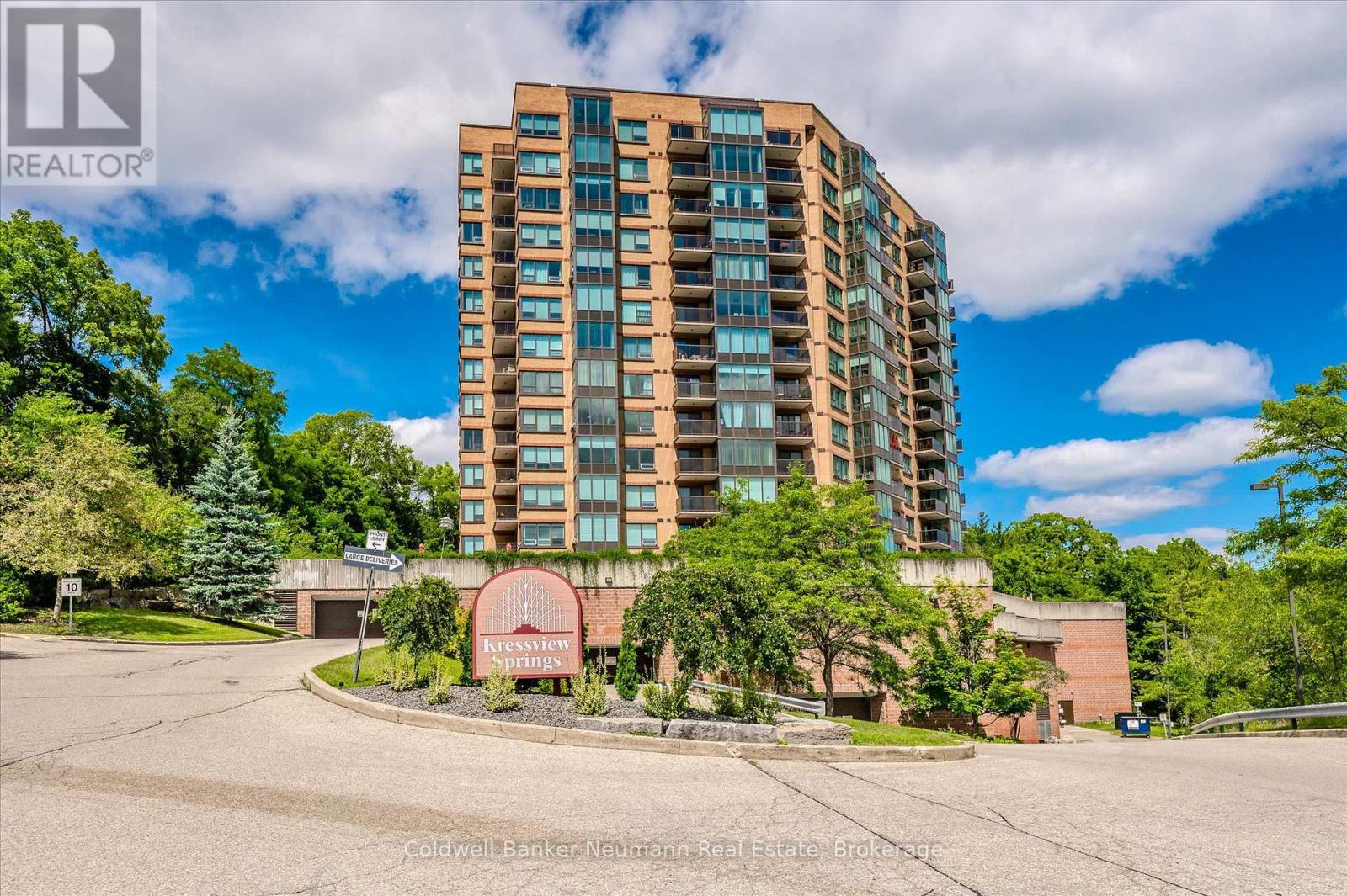 237 King Unit 1106