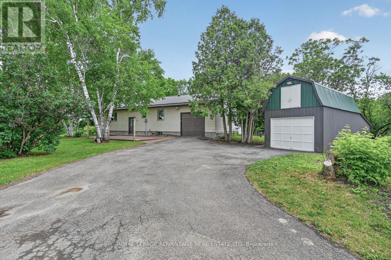 83 Broadview