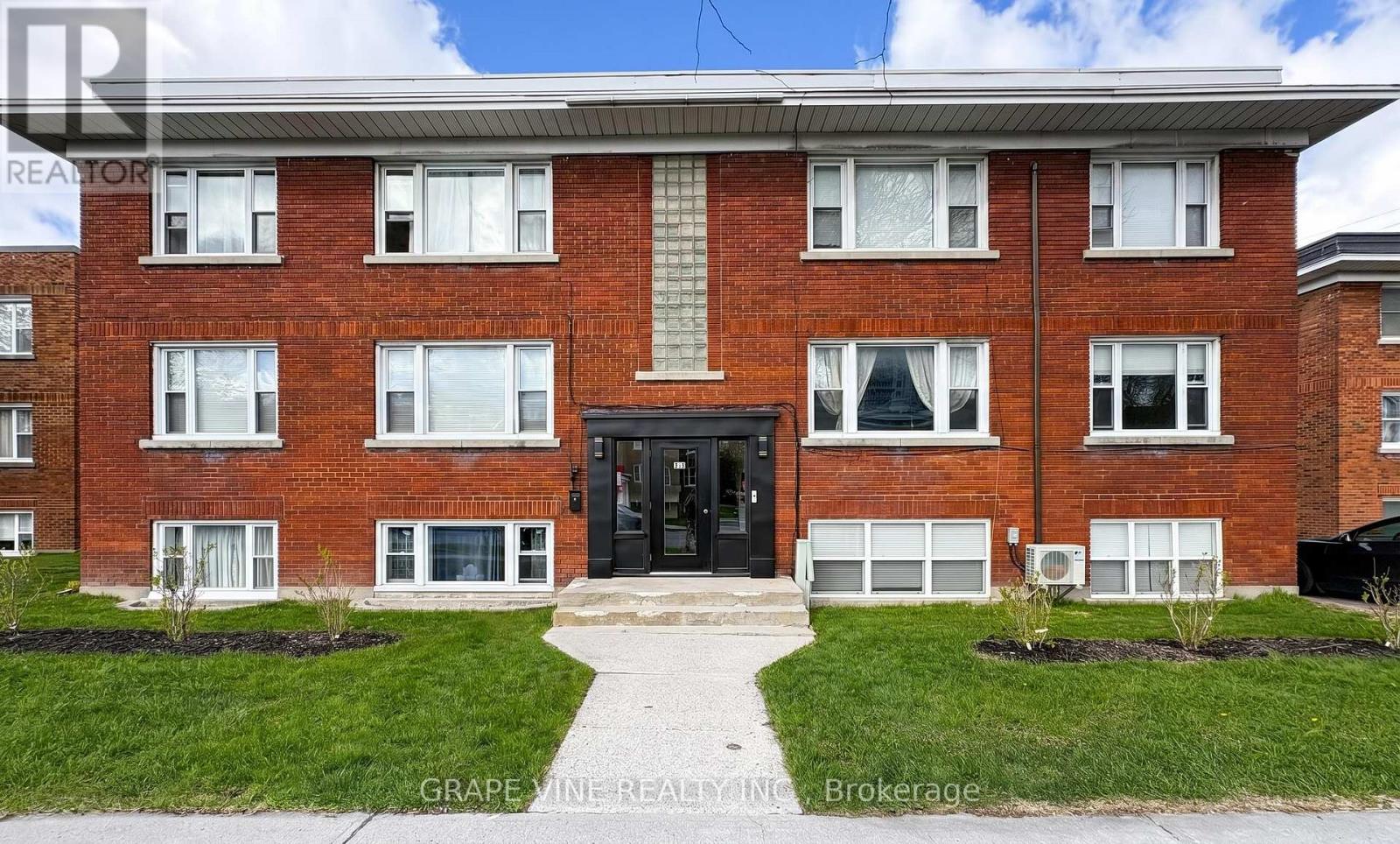 824 Kirkwood