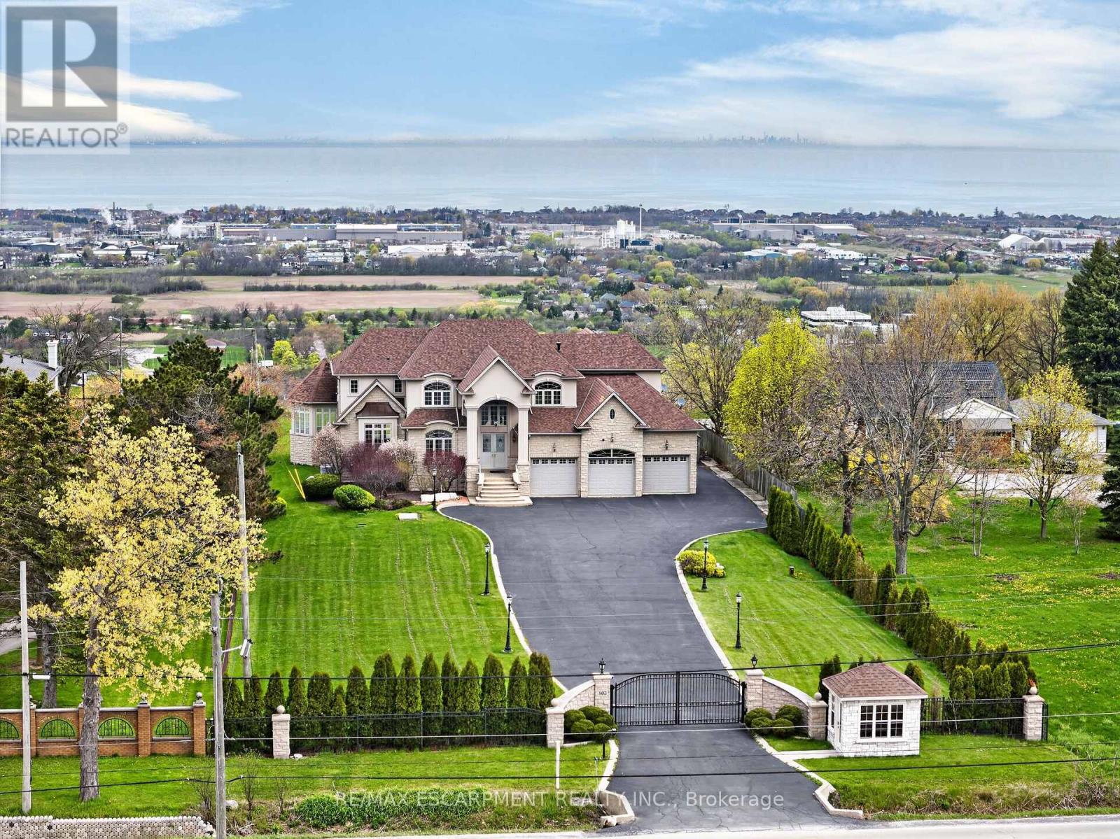 803 Ridge