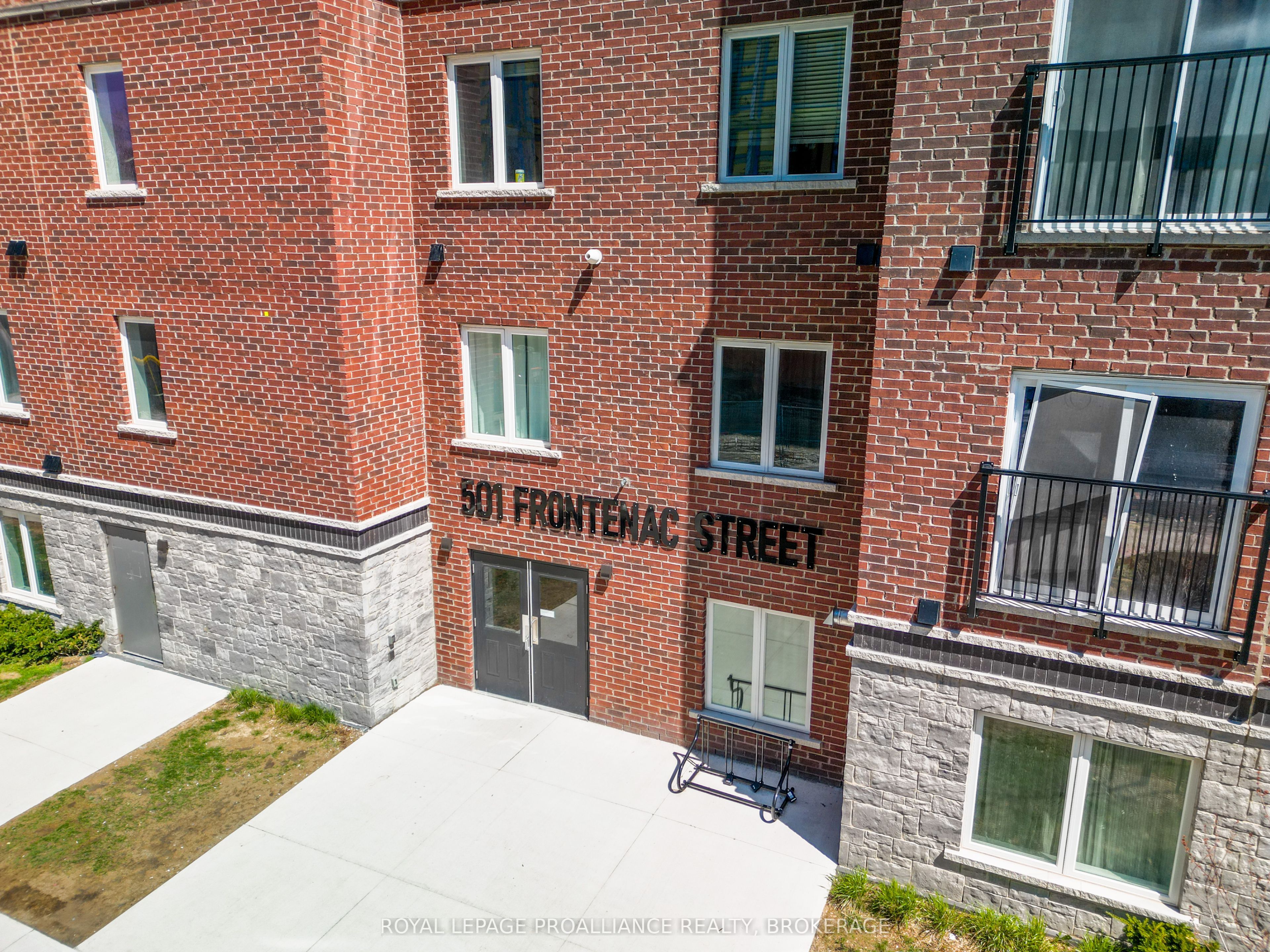 501 Frontenac Unit 402