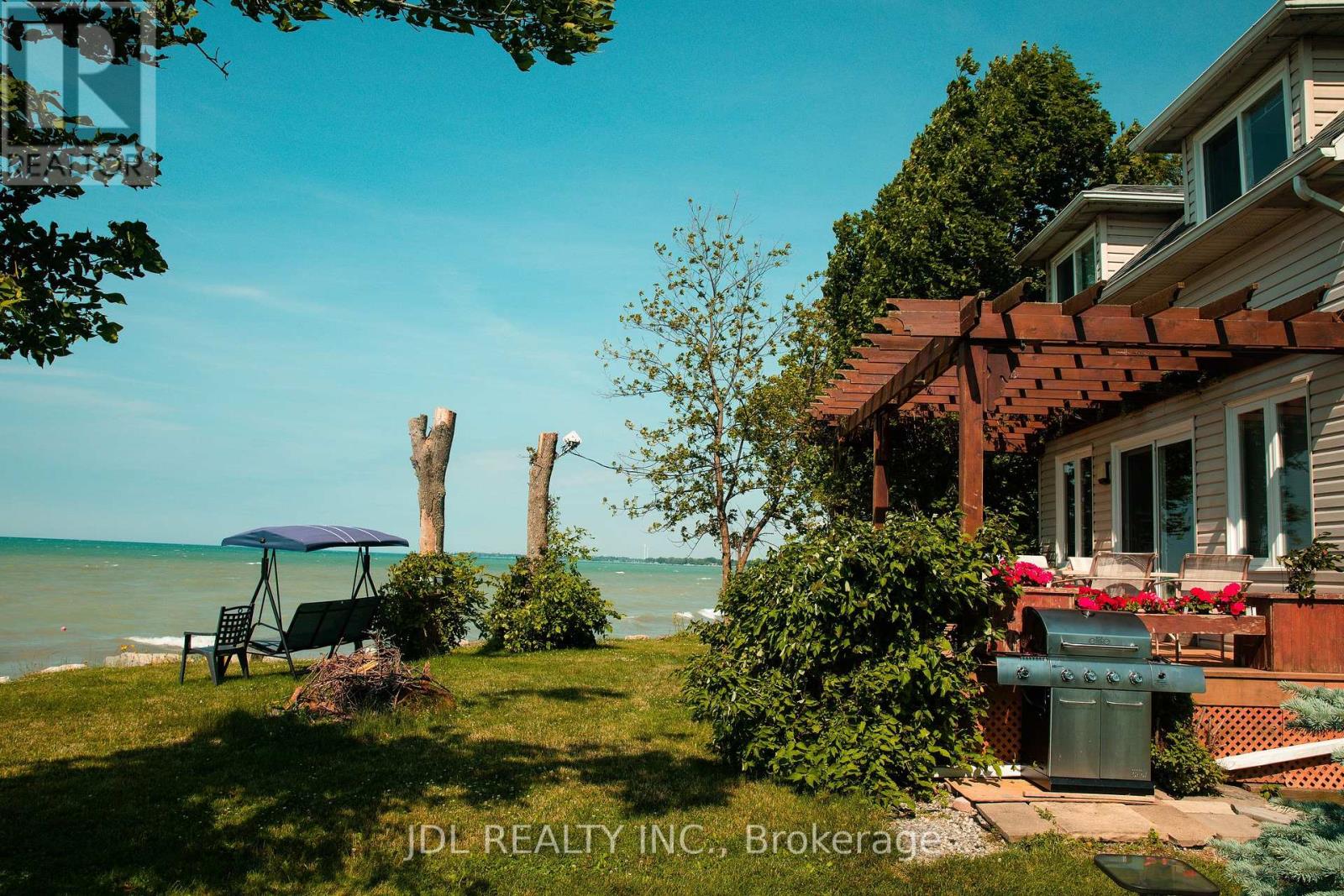 3188 Lakeshore