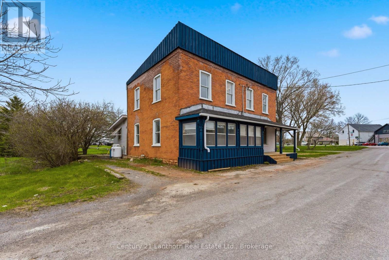 16 Store Unit A
