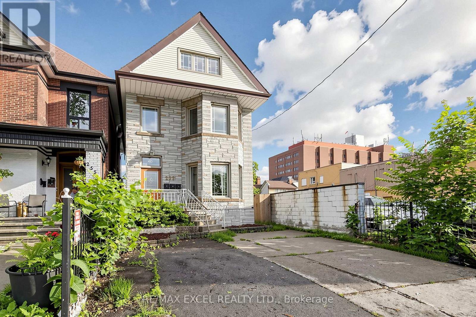 259 Victoria Unit Third