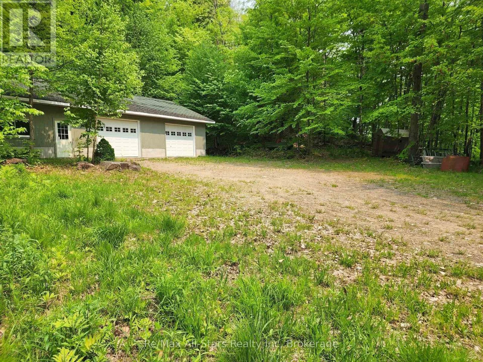 1028 Ronville