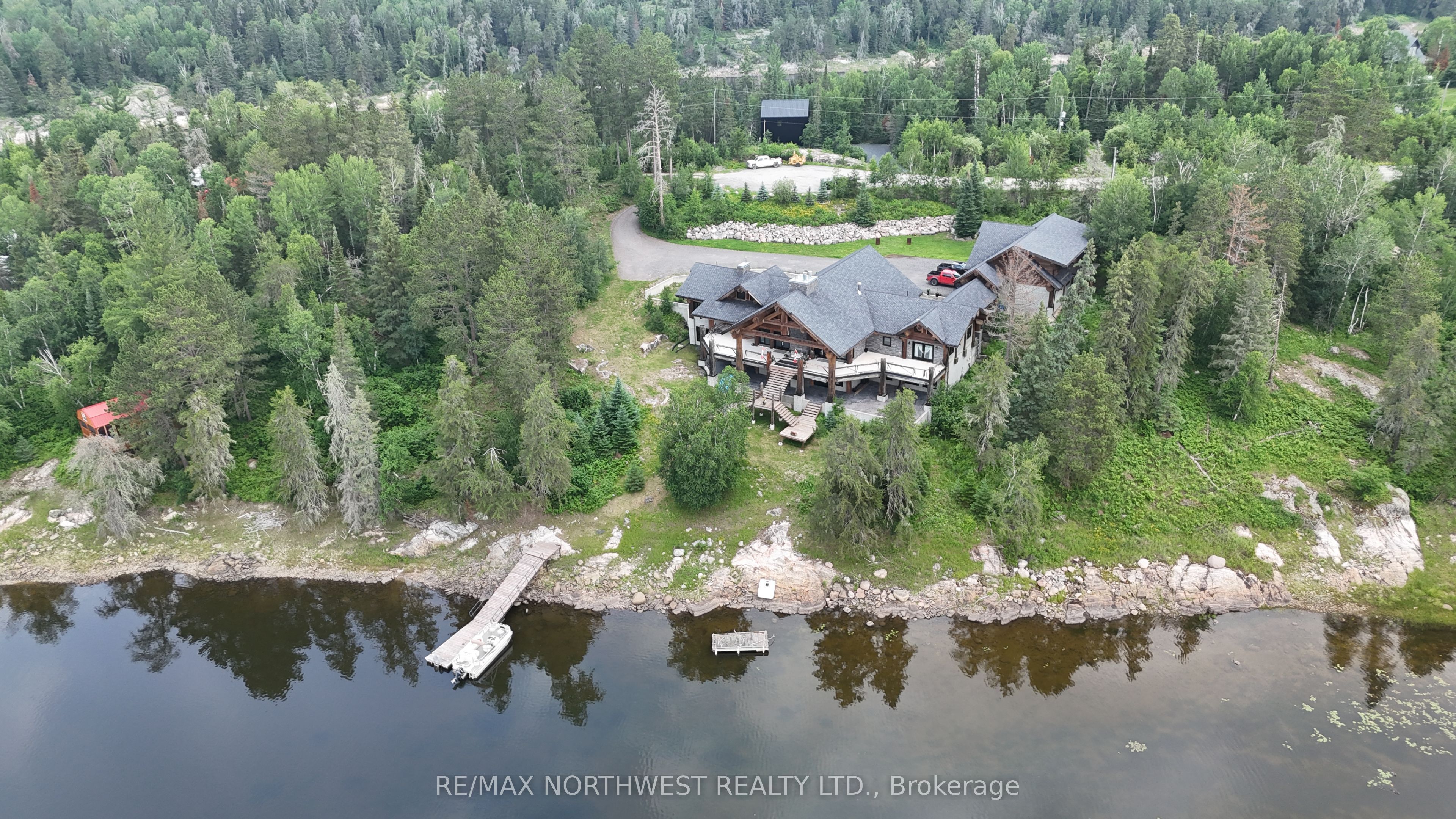 76 MIDDLE LAKE/WINNIPEG RIVER photo 2