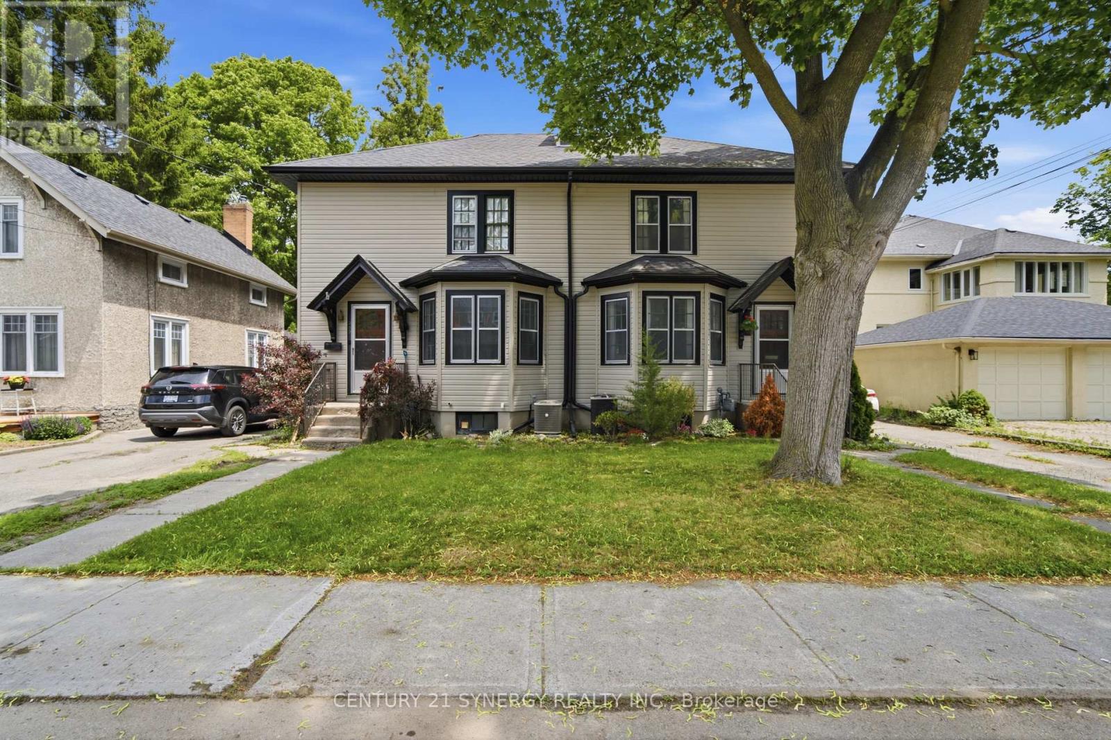 207-209 Foster