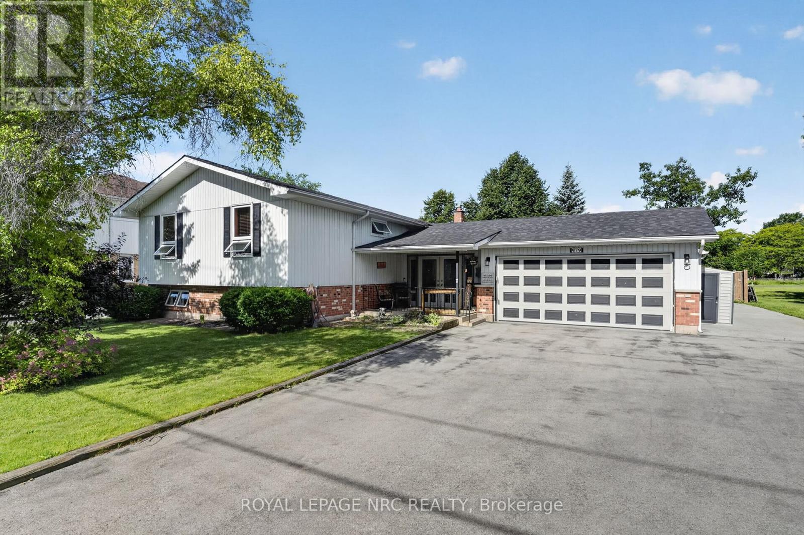 979 CRESCENT