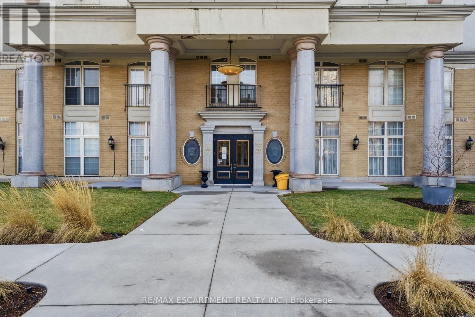 135 James Unit 802