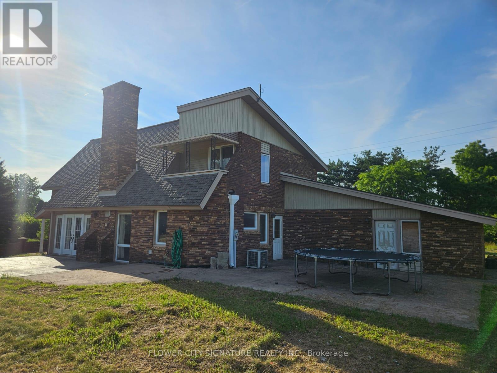 3490 Putnam photo 3