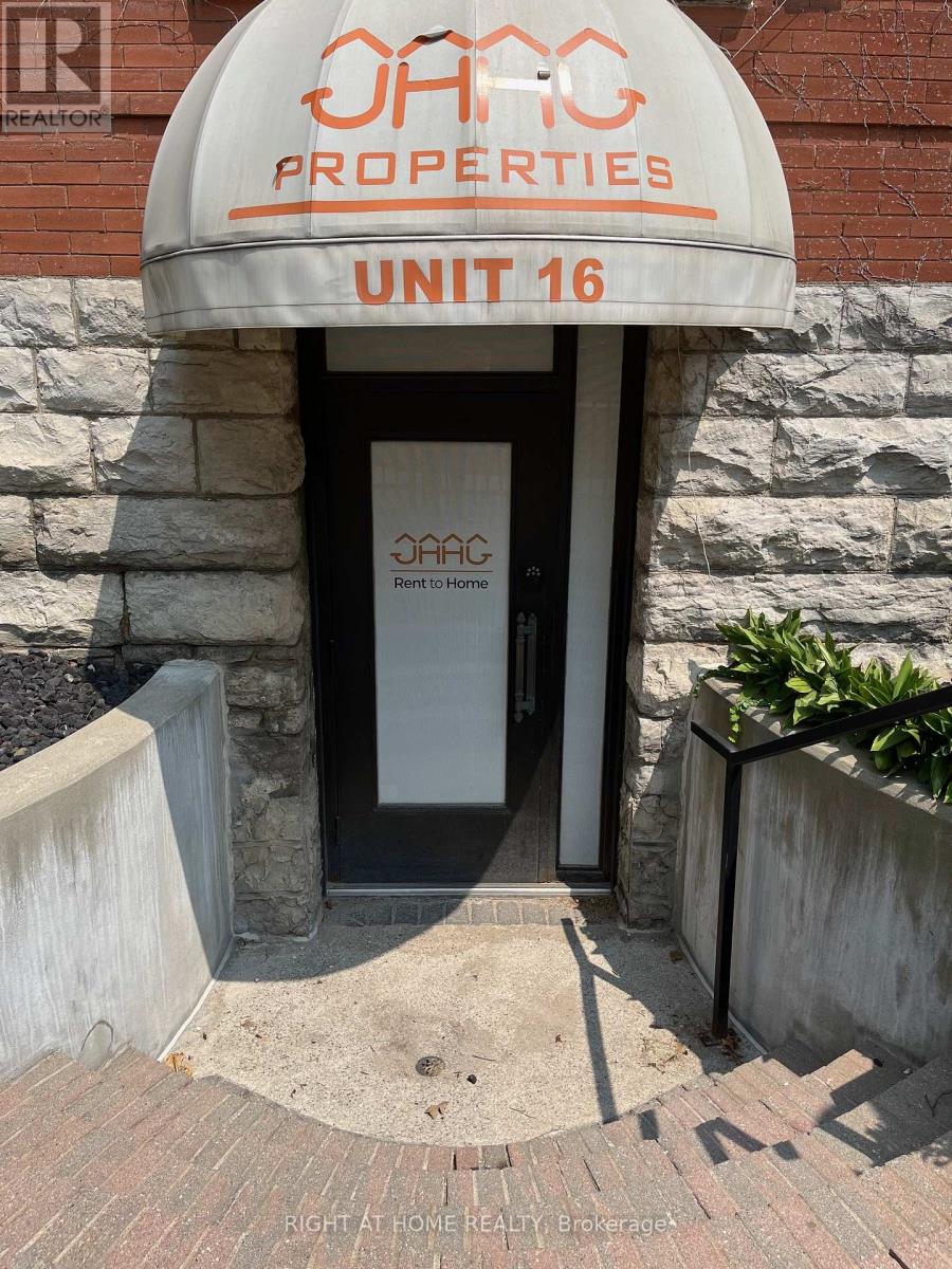 440 Wellington Unit 16