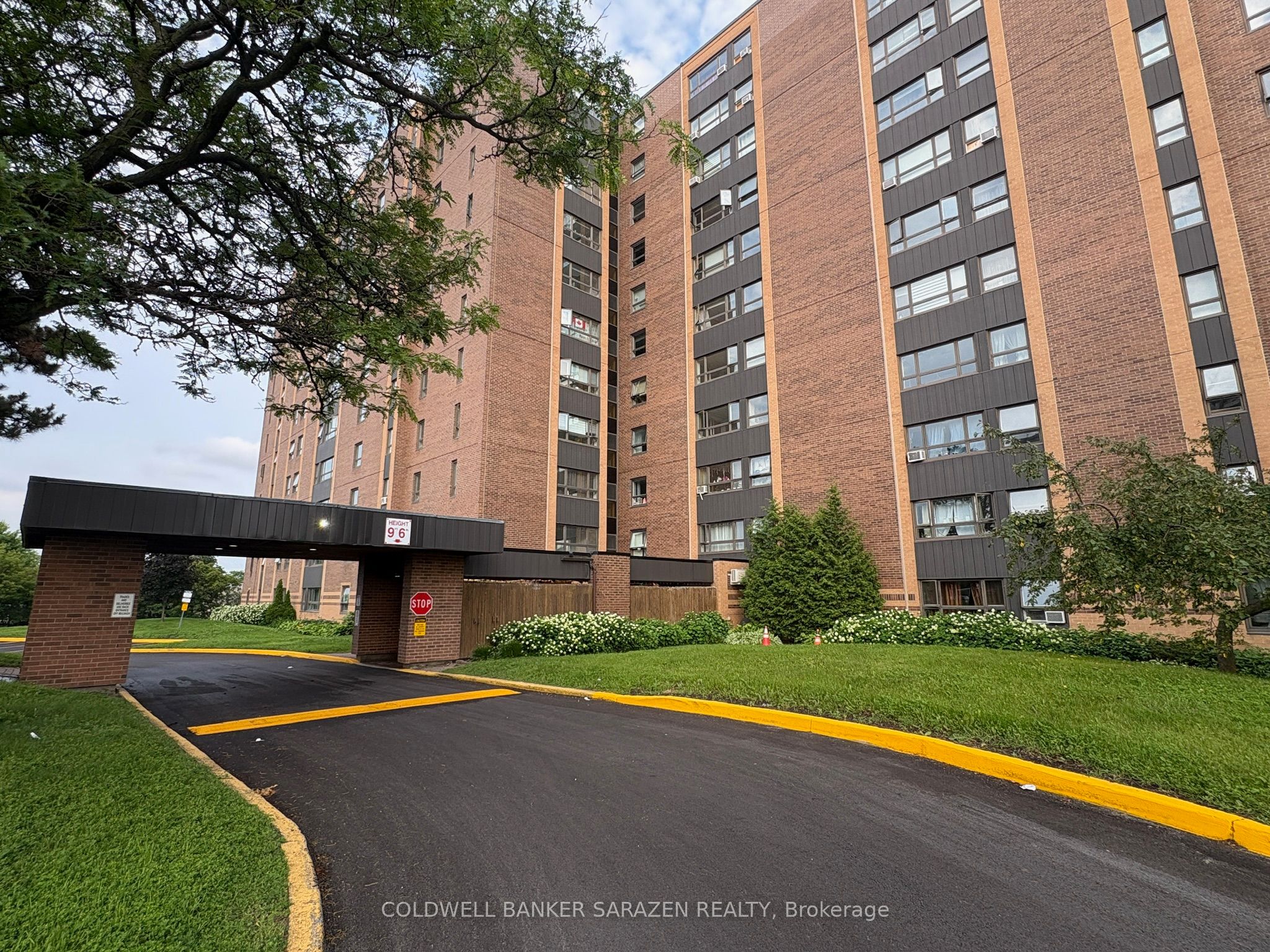 1356 MEADOWLANDS Unit 811