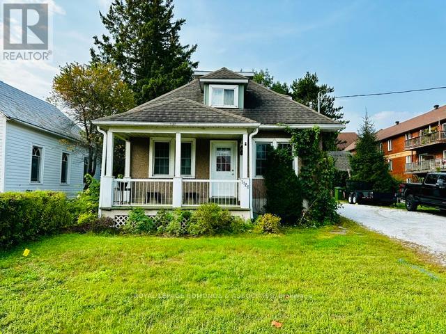 1028 Pembroke