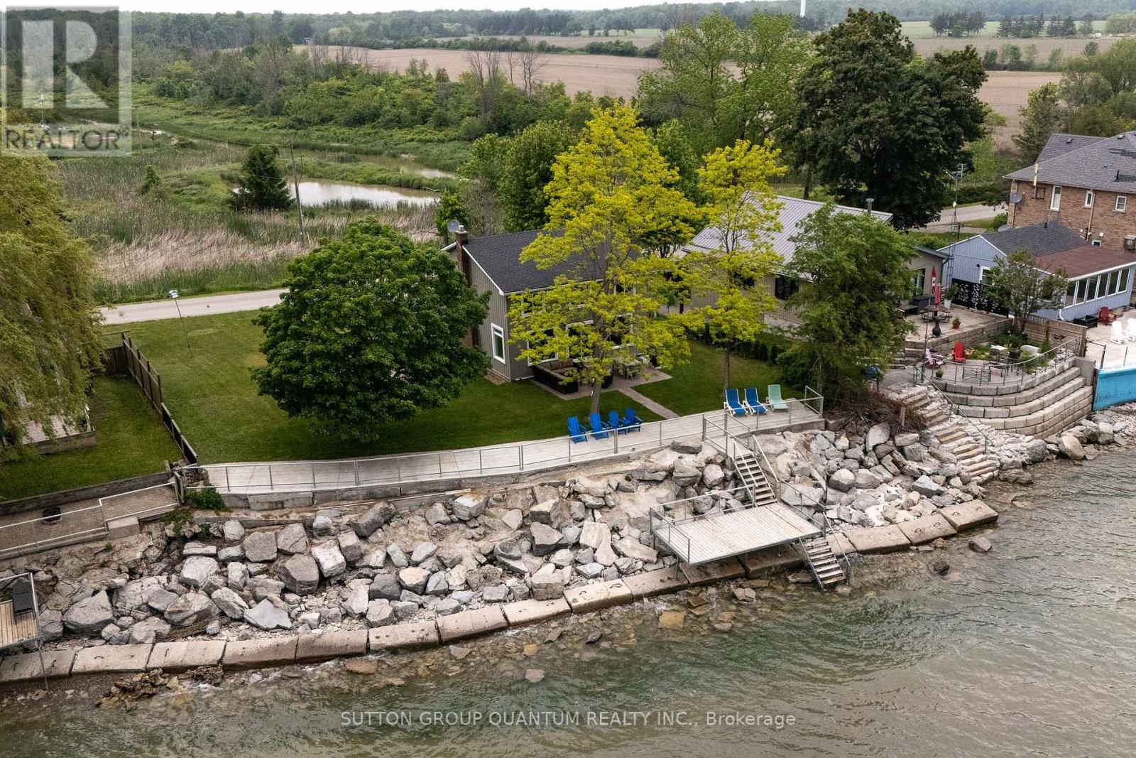 2118 Lakeshore