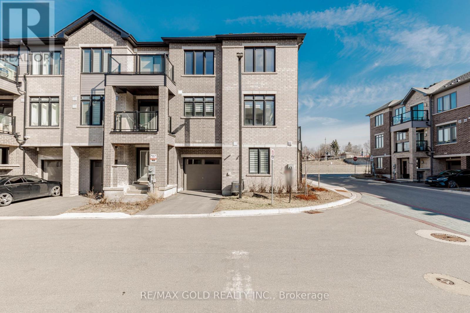 585 COLBORNE Unit 1007