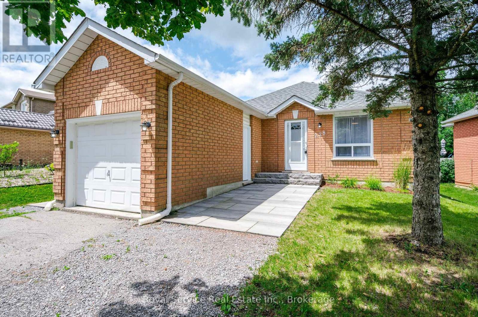 228 Towerhill
