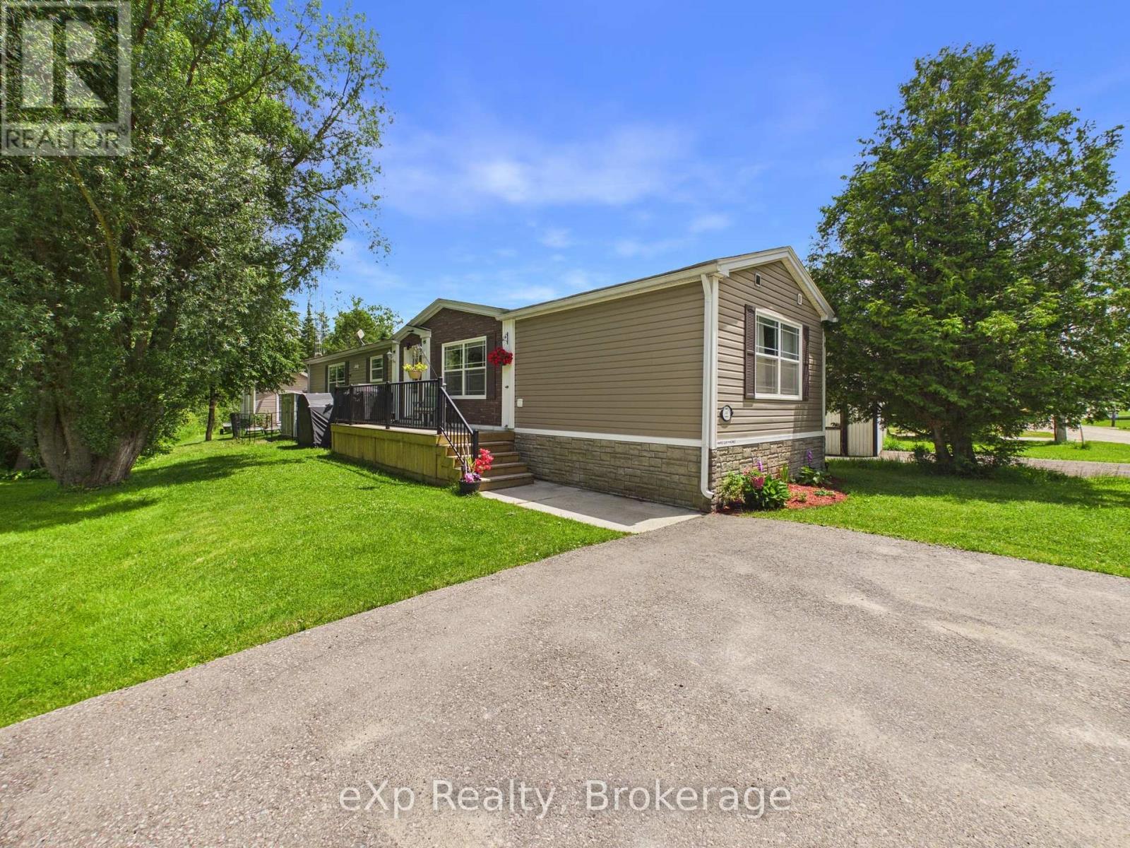 32 Maple Grove Village