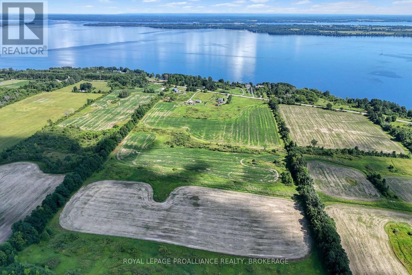 PT LT 14 & 15 Howe Island photo 2