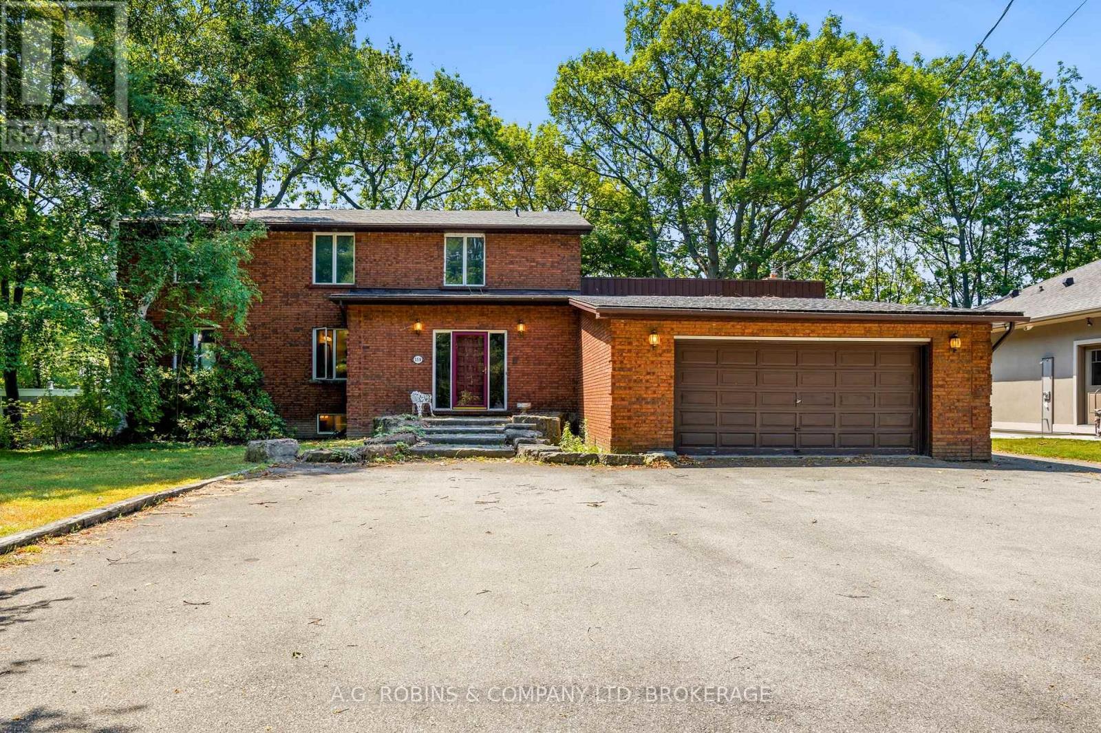 559 Lakeshore