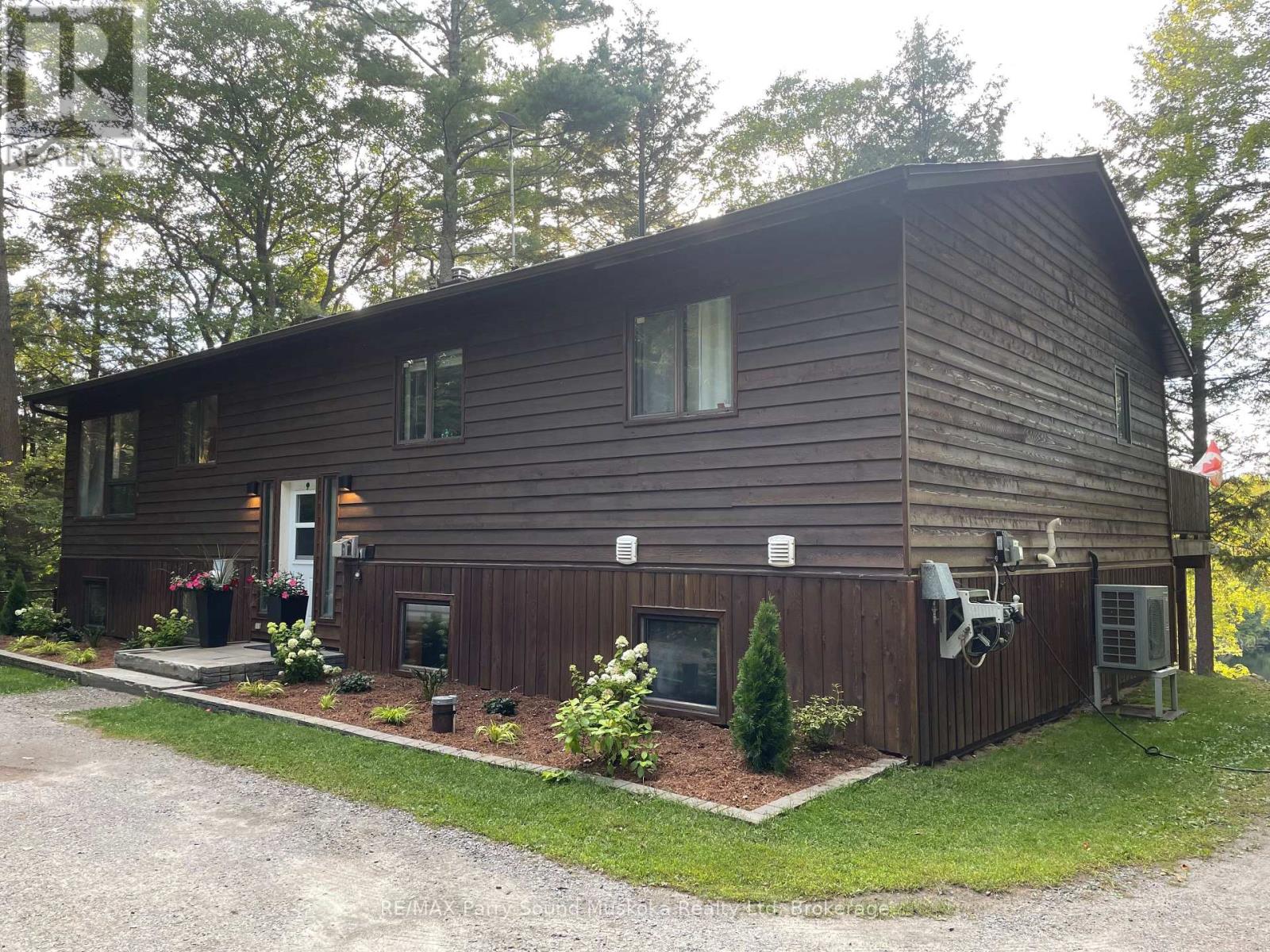 34 SILVER POINT