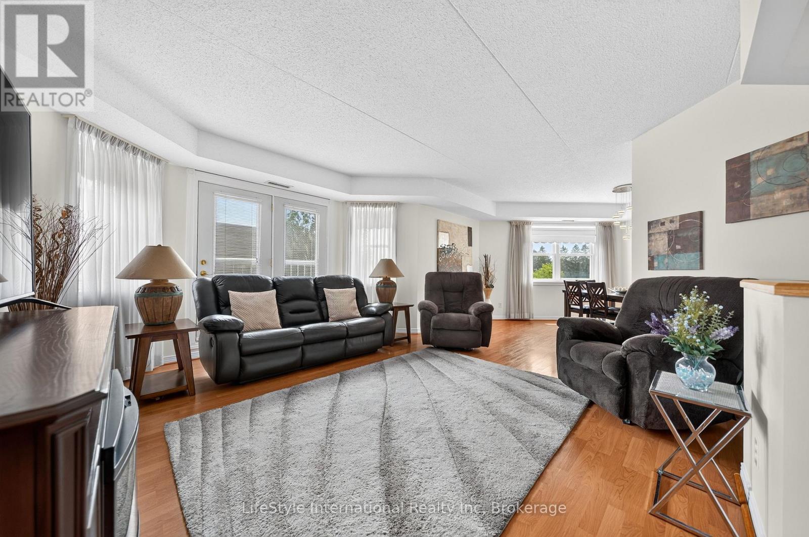 208 Silvercreek Unit 210