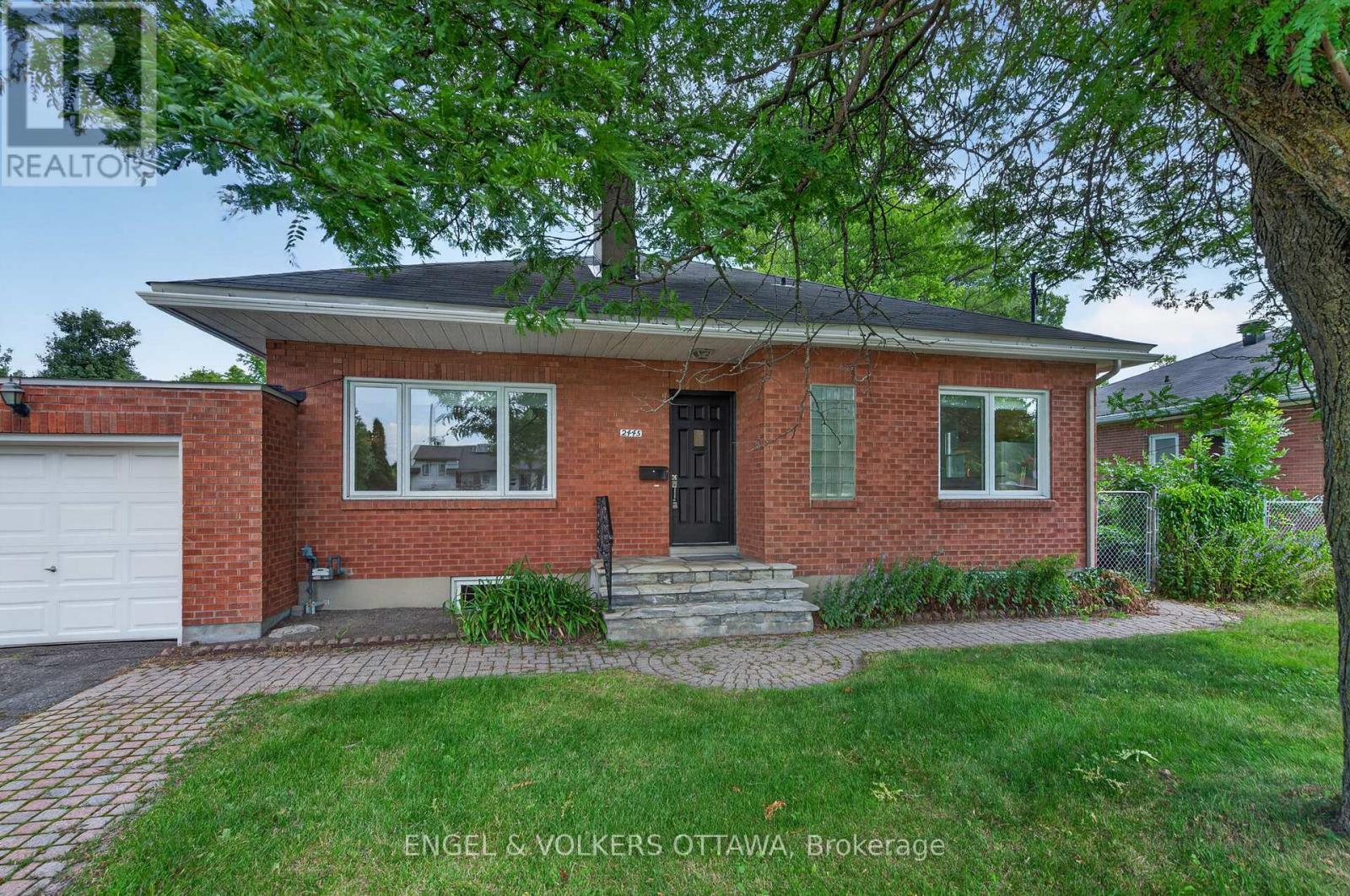 2445 Alta Vista