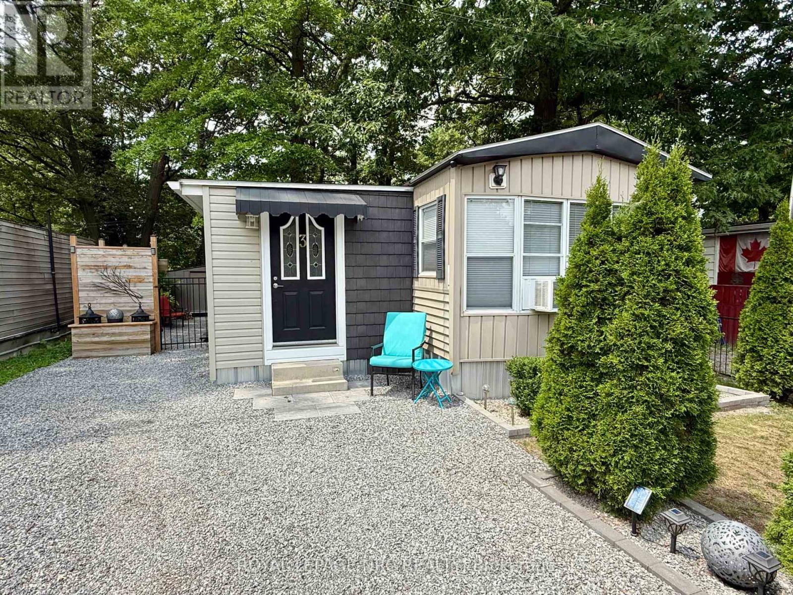 2600 Montrose Unit 3