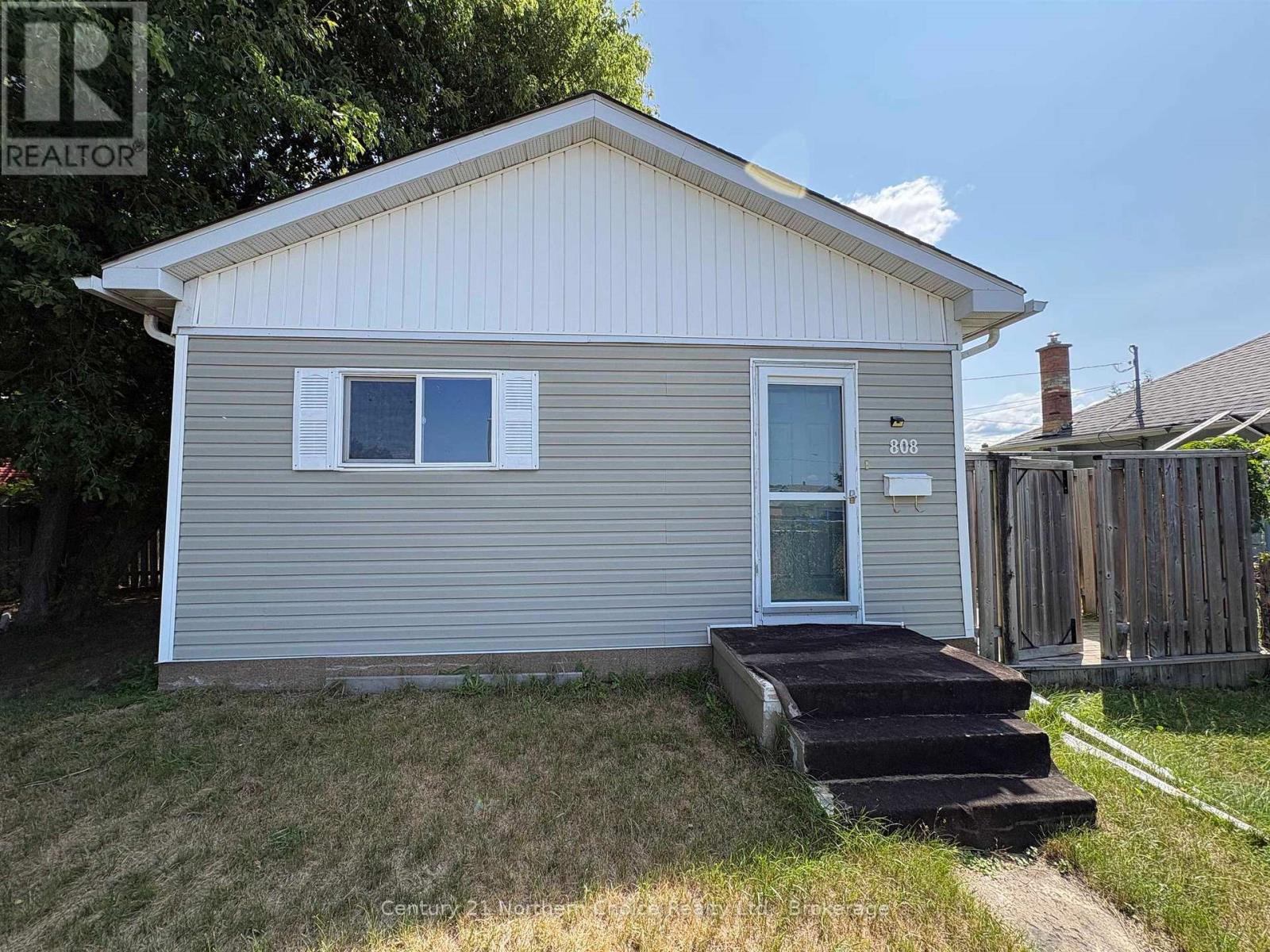 808 Portage