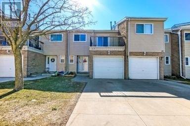 711 Osgoode Unit 17