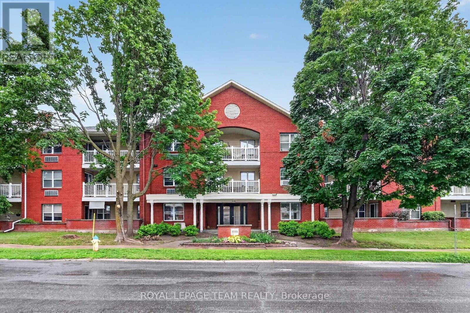 1099 Cadboro Unit 214