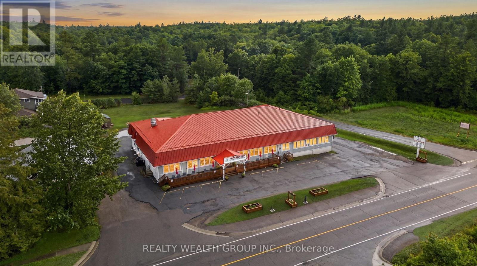 14276 Highway 41, Cloyne