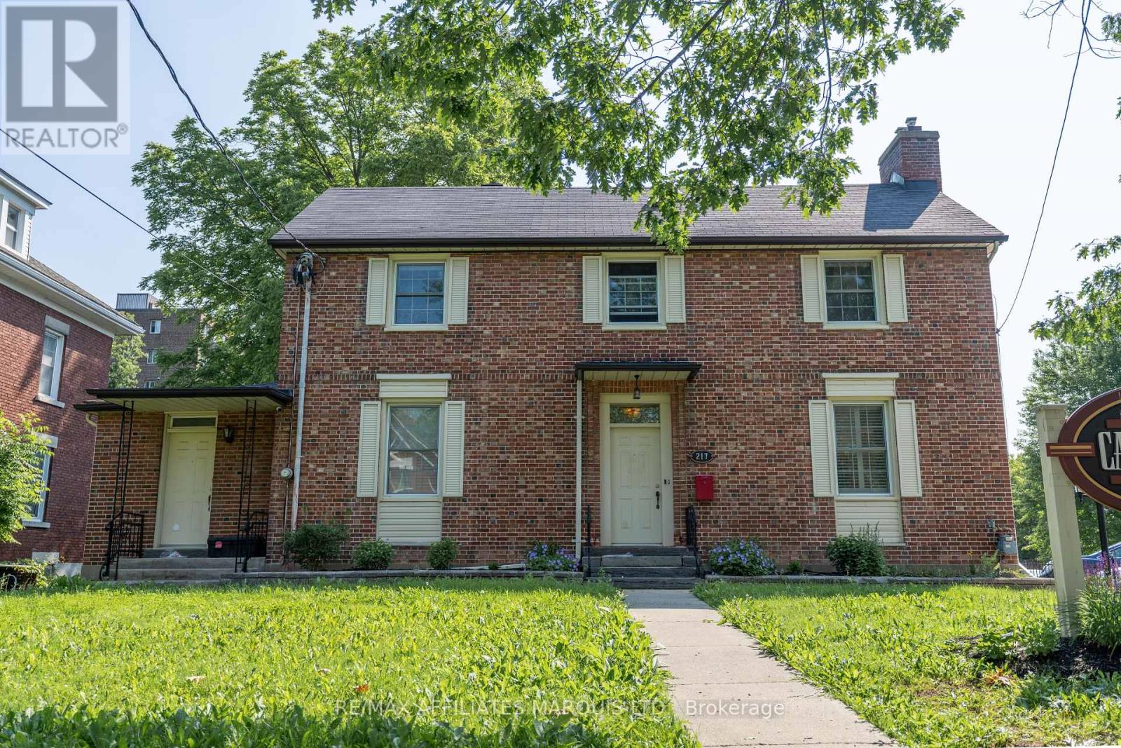 217 Adolphus