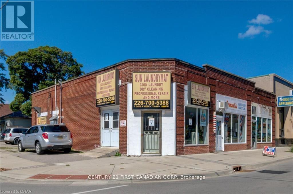 1062 - 1066 Dundas Unit BACK UT