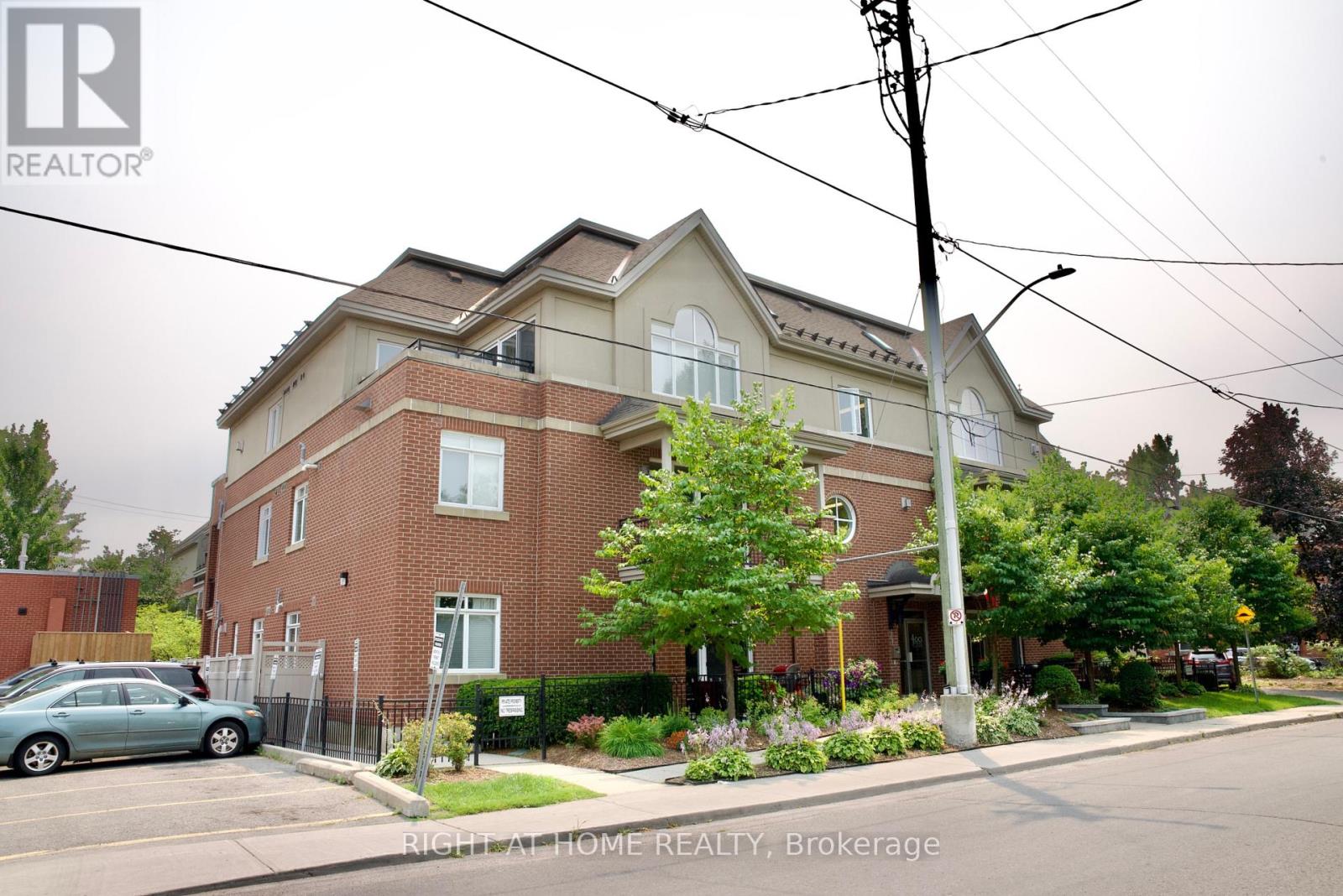 400 Mcleod Unit 109