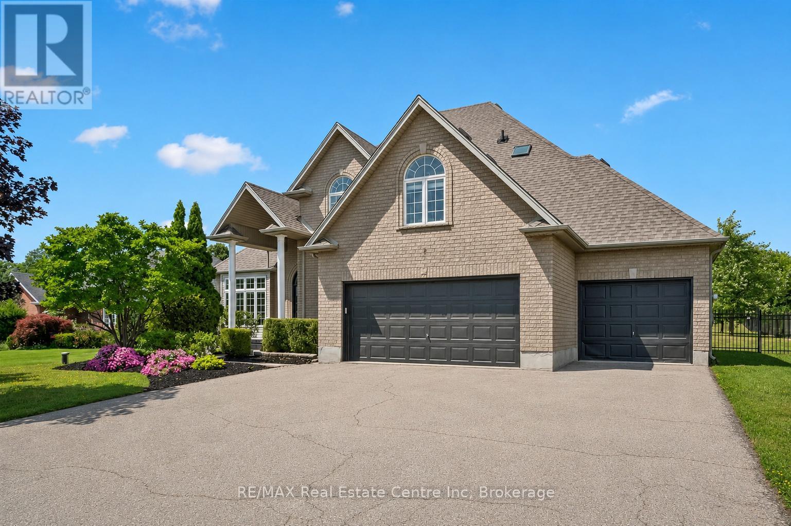 12 TELFER GLEN
