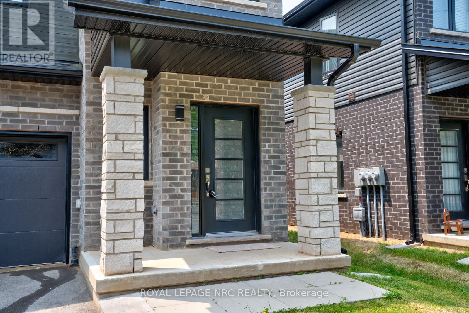 4901 Pettit