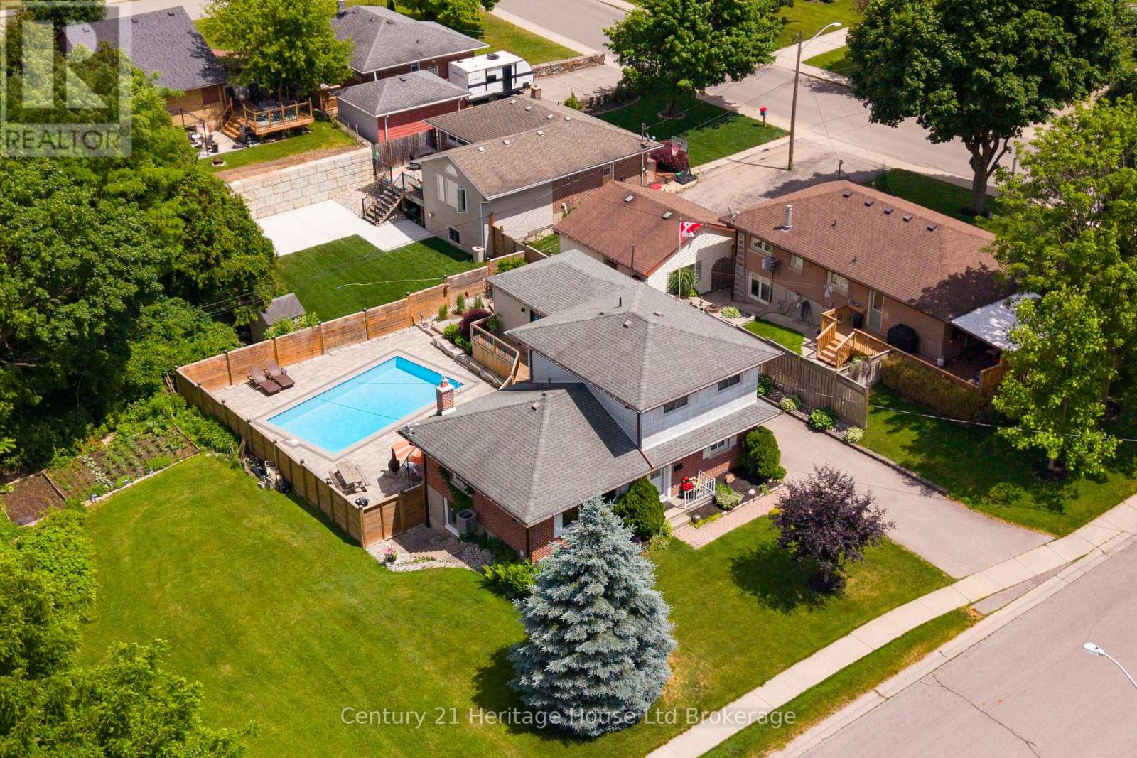 462 Rivercrest