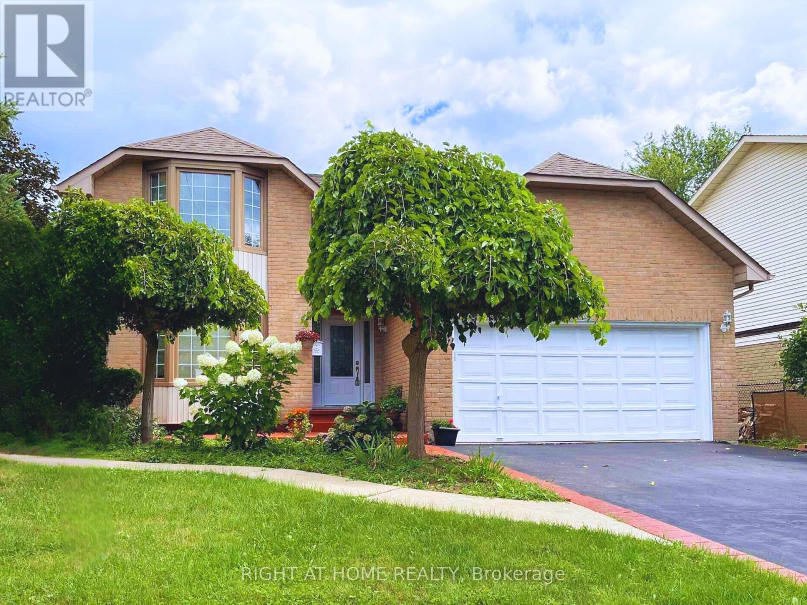 309 Amberly