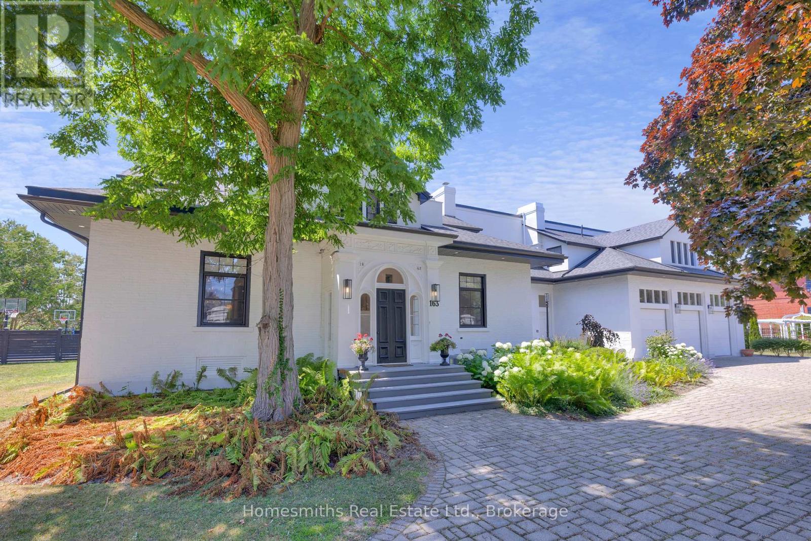 163 Ontario photo 2