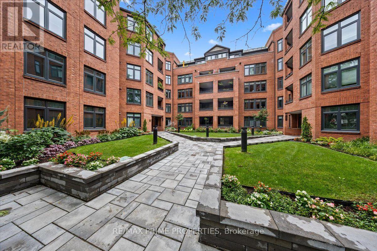 205 Somerset Unit 105