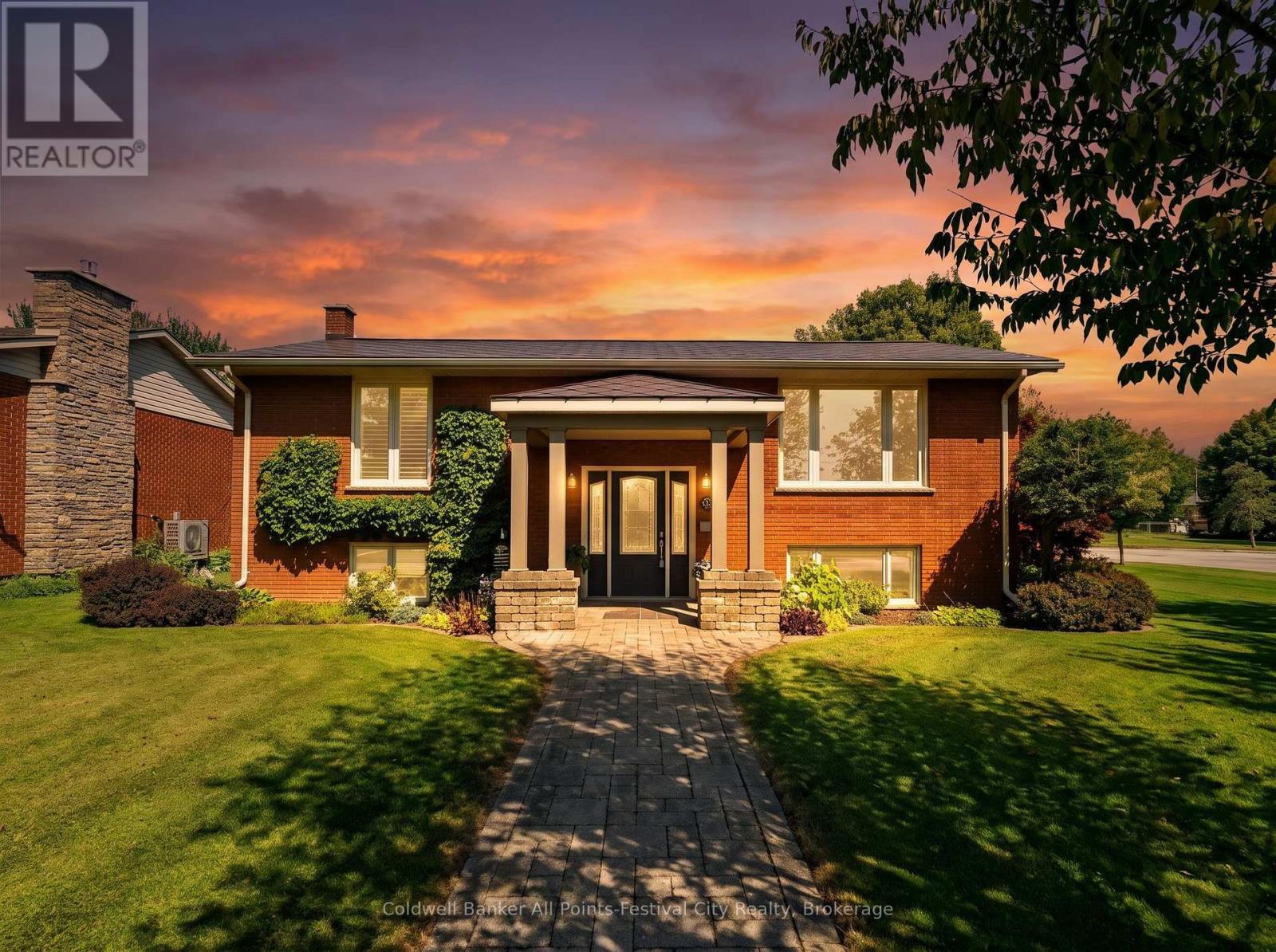 323 Warren