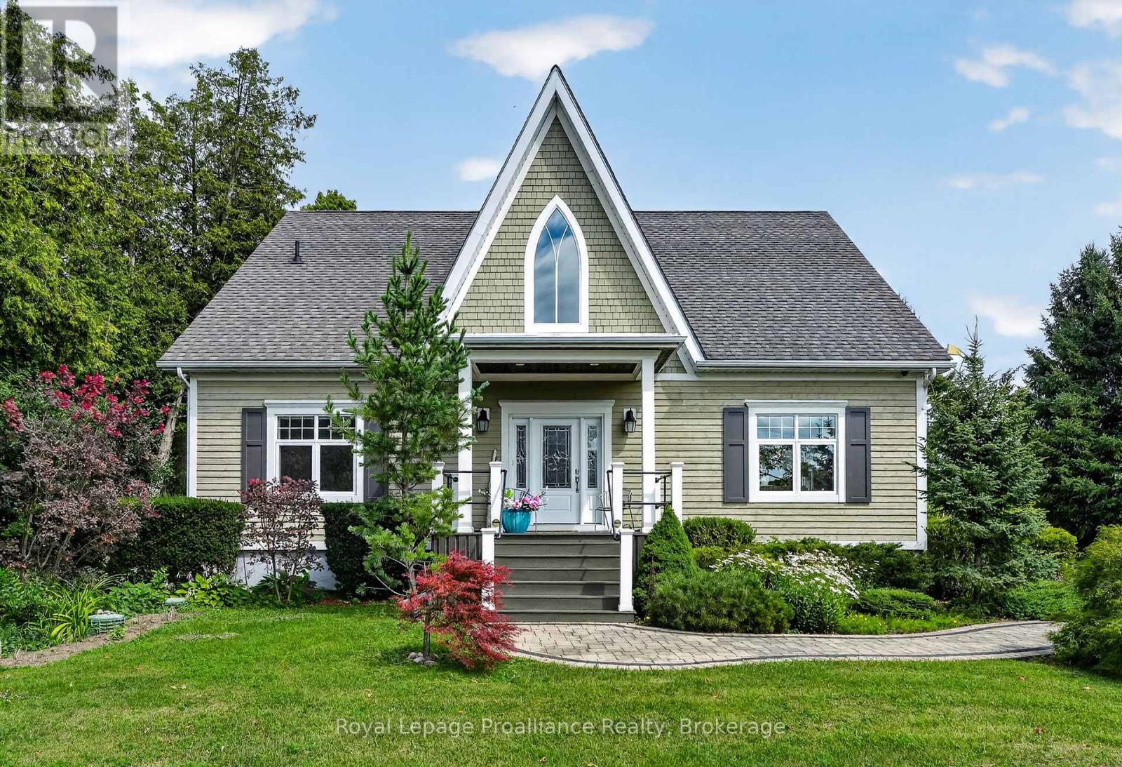 3889 Burnham photo 2