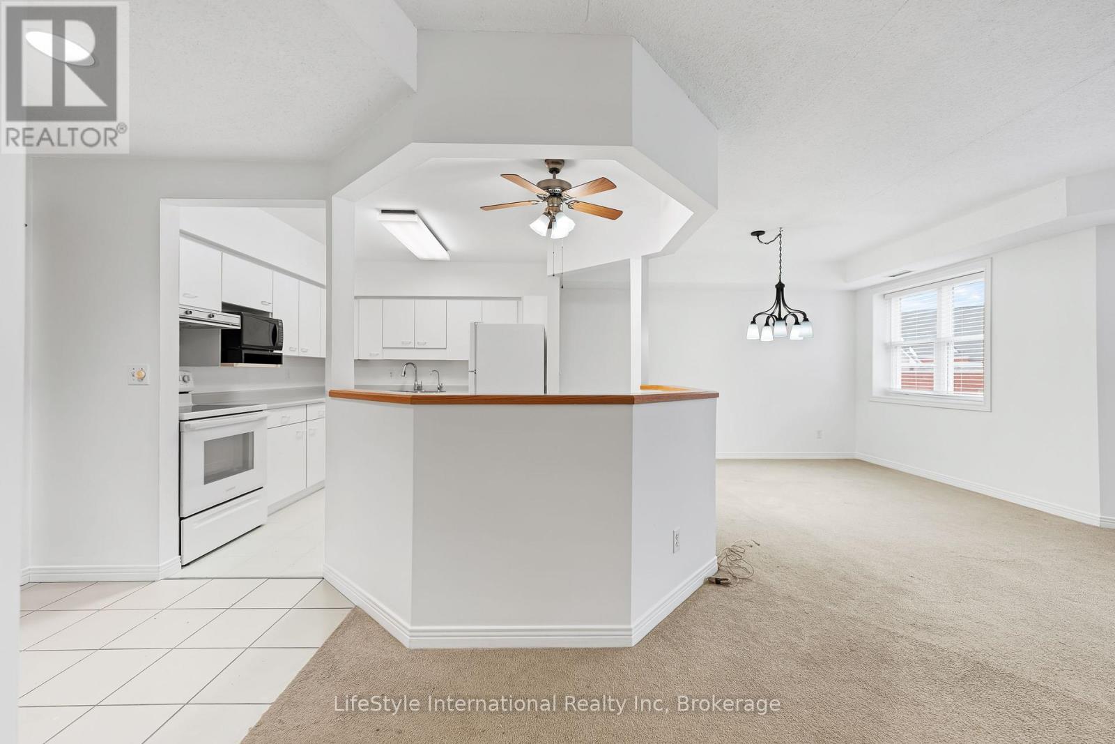 208 Silvercreek Unit 205