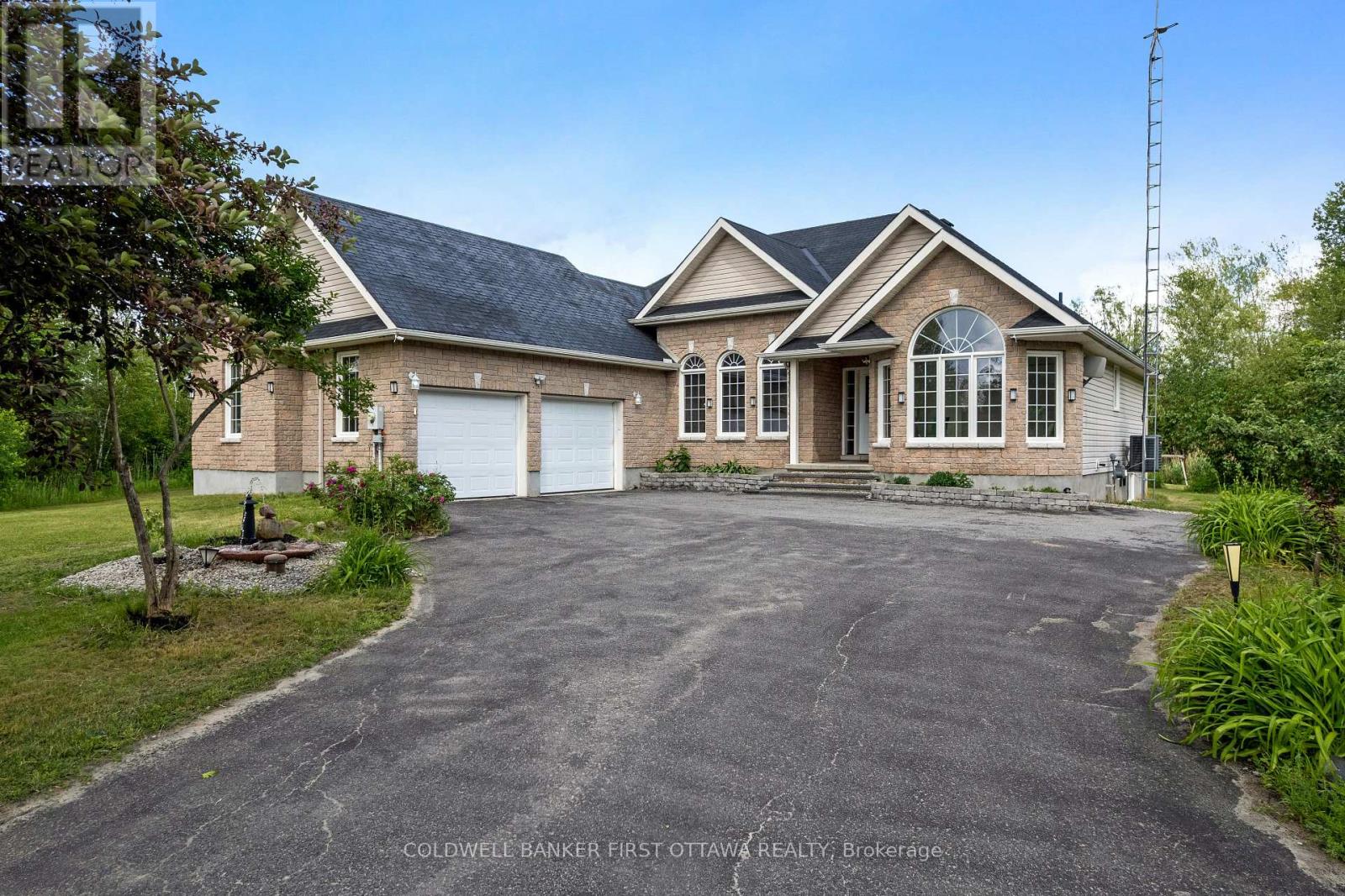 11 Rideau Crossing