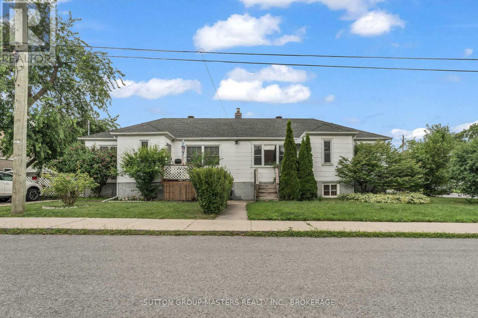 22 Westdale photo 2